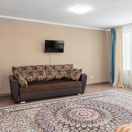 Azamat Hotel Astana Ngoại thất bức ảnh