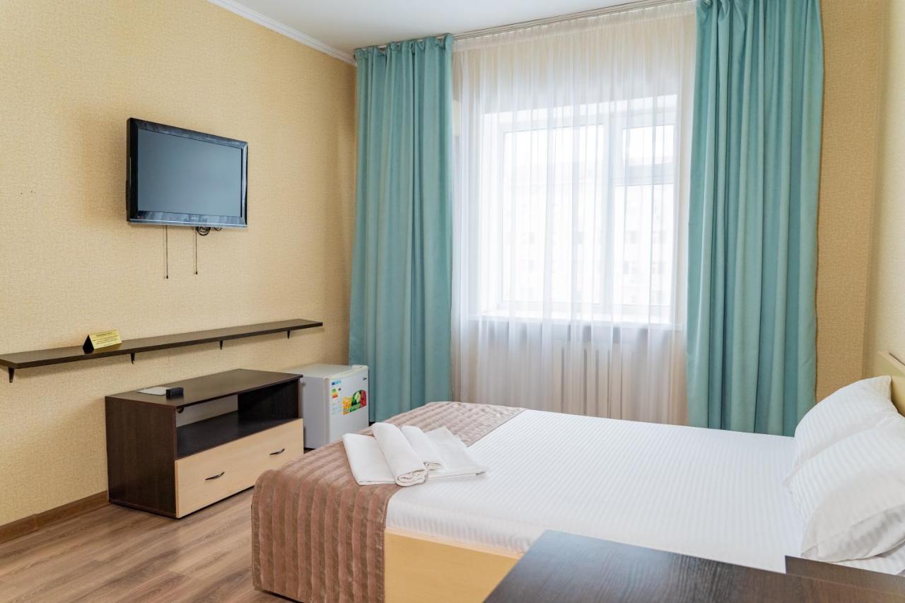 Azamat Hotel Astana Ngoại thất bức ảnh