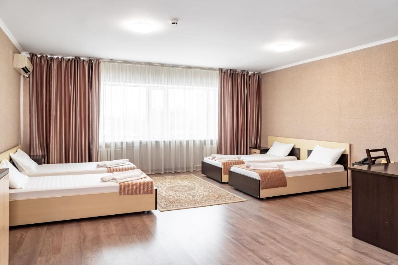 Azamat Hotel Astana Ngoại thất bức ảnh