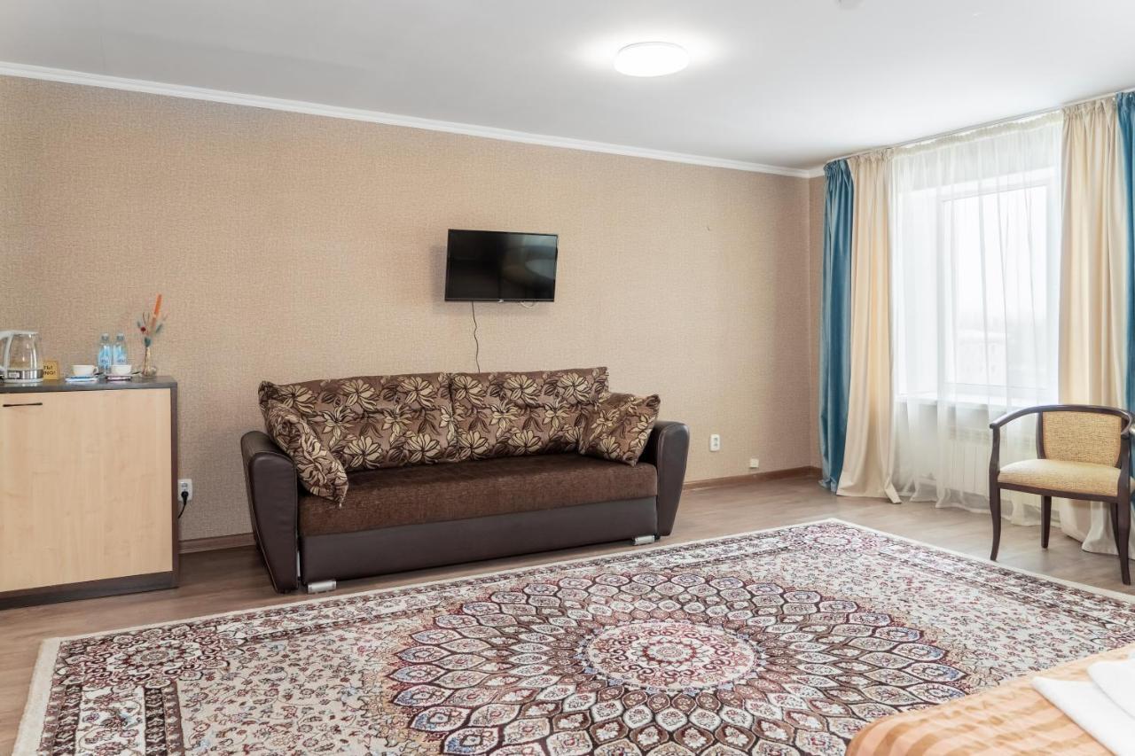 Azamat Hotel Astana Ngoại thất bức ảnh
